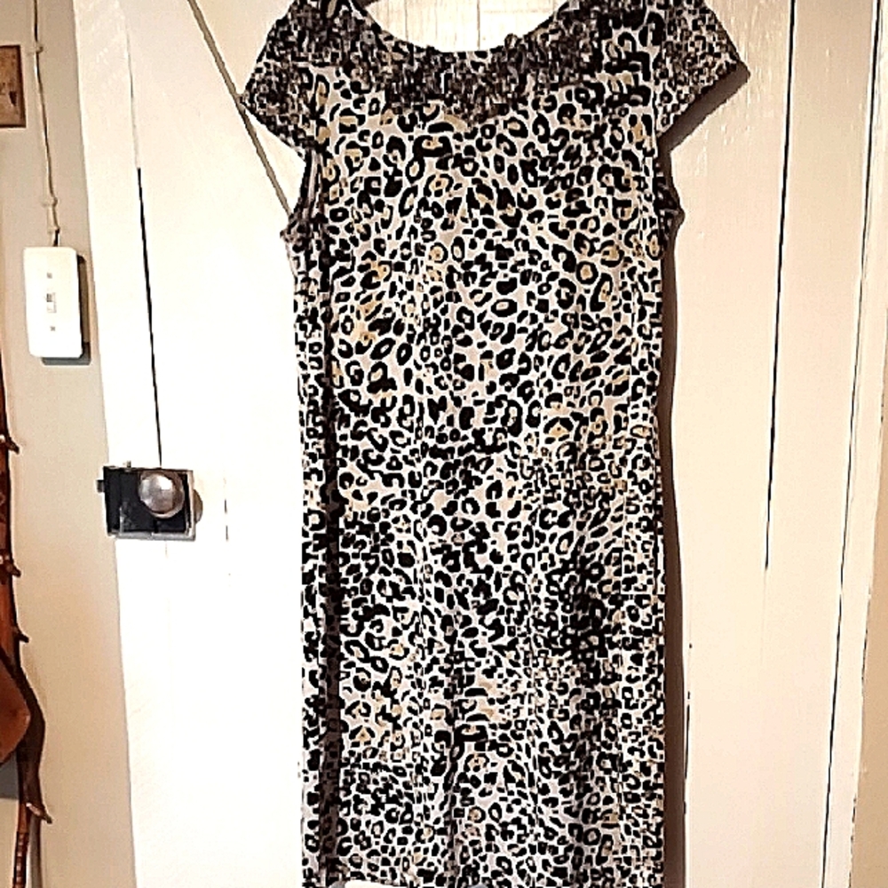 AA Studio Black and White Sheath Dress with Bateau Neckline Size 10 VGC.